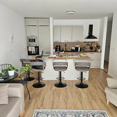 Nika's Place Apartment